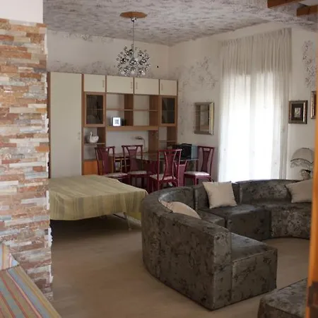 Celeste Villa Syracuse